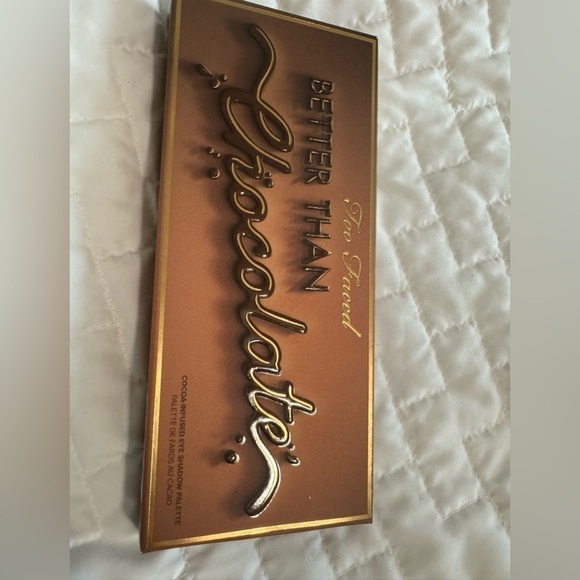 New - Better Than Chocolate Cocoa-Infused Eye Shadow Palette - Picture 3 of 4